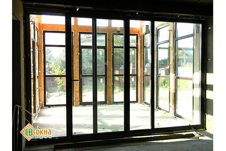 Раздвижные (портальные) деревянные окна и двери